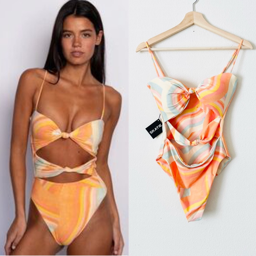 Skatie Lisa One Piece in Passionfruit print - size M